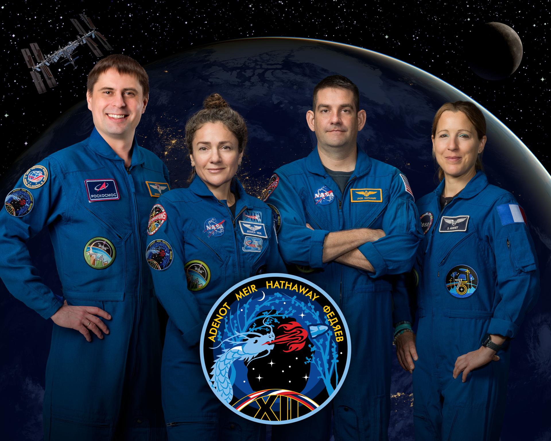 Retrato oficial de la tripulación de la misión Crew-12.